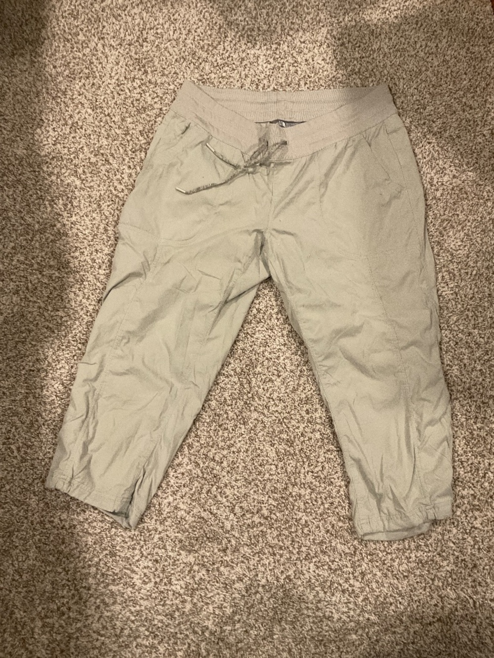 XL khaki North face capri Pants